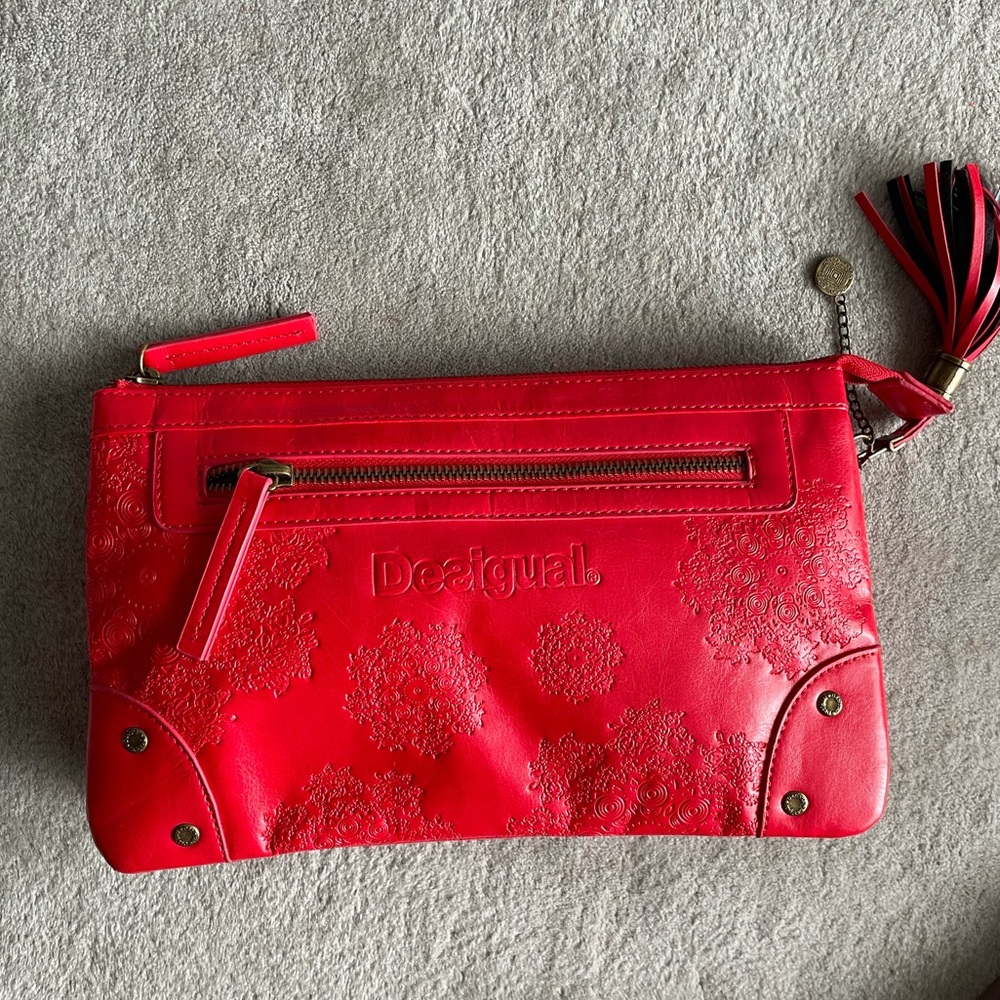 Desigual clutch with strap